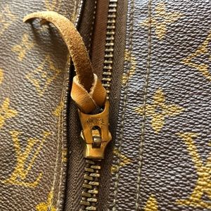 LOUIS VUITTON garment bag